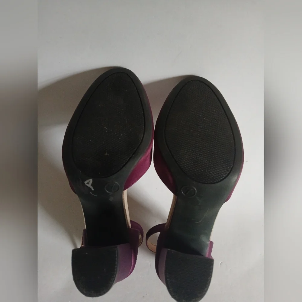 Women's A New Day burgundy fabric ankle strap heeled shoes Sz7M thick heel - Picture 11 of 16